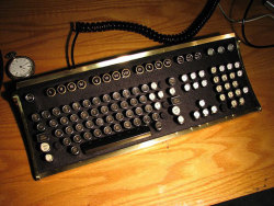 thefuuuucomics:  Vintage Keyboard