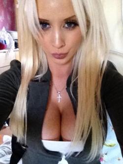 hotselfshots:  real-hot-girls:  Busty blonde babe showing cleavage   UK live chat now &amp; 24/7 http://m.mediafo8.wix.com/ukphonefun