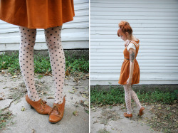 modcloth:  Katie of Skunkboy Blog in the perfect pumpkin dress.