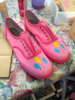 Now that the camera in my phone works: Pinkie Pie shoes!!   These were fun. I should paint more shoes :D