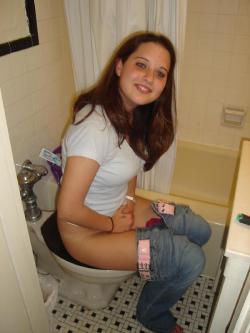 GIRLS ON THE TOILET