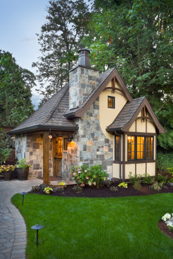 georgianadesign:  Rivendell Manor gate house, Oregon. Alan Mascord Design Associates. Hello Anon. You can find the plans for this cottage here. I hope that helps, G