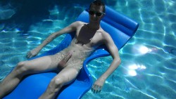 arthusetnico:  Nico naked in the pool