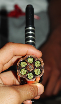 marijuanalogs:  sky3d:  My life goal is to get this and pack one bowl with salvia and play russian roulette.  Salvia? Psh, hide some dmt underneath some and then play.