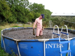 pupmud:  cover-me-in-filth:  I like getting trashed and messy with gunge and food but sometimes you just got to get down and filthy in the muck…. yep, pure cow shit, getting horny in the slurry. Someone needs to come in and push my head under…  FUCKING