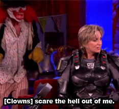 zelldabell:  acharmingnotion:  I think clowns are very freaky. They freak me out.  SHE’S DRESSED AS SGT CALHOUN OH MY GOD I CAN’T. 
