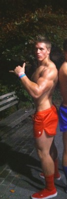 152. silkynylonsports:  southerncrotch:  Color coordinated  HOT shorts on HOT guy. 