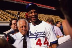 BACK IN THE DAY |11/8/90| Darryl Strawberry leaves the Mets, and signs a 5-year deal with the Los Angeles Dodgers.