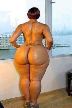 aquariancarnival:  This chick is put together! Damn THICK as hell! 
