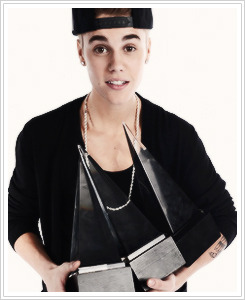 justinlbieber-blog:  Justin Bieber at the AMAs → 2010/2012 