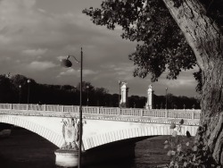 Pont des Invalides, Le Seine Paris