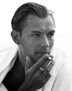  jude law, gorgeous. 