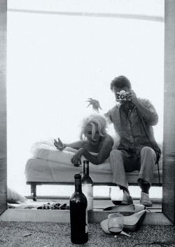 fond-kisses:  missingmarilyn:  Marilyn Monroe and Bert Stern during a photo shoot, 1962.  i love this