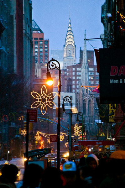 fallfornewyork: nothing more magical than this city at christmastime. 