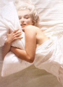 thebeautyofmarilyn:  Marilyn photographed by Douglas Kirkland, 1961. 