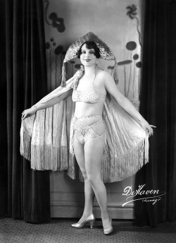 burleskateer:  Flo Hill Vintage promo photo dated from the early 1930’s.. Ms. Hill was a showgirl at Chicago’s ‘STAR And GARTER Theatre’, where she regularly performed in the “Sun Drama” dance..  