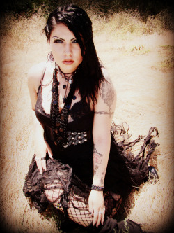 gravedollie666:  Lovely Lil Pic By Mz. Amanda Washington!!! I always love working with her! Edit By:Me  www.facebook.com/Angelperezgravedollie   